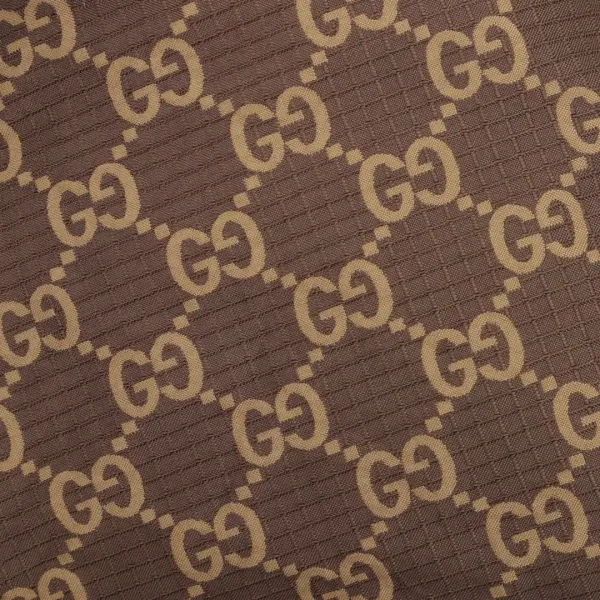 【GUCCI  公式旗艦店】グッチ  ジャケット着 好評に付き再入荷！241212
