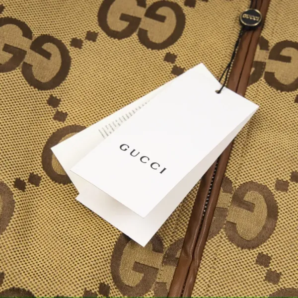 【GUCCI  公式旗艦店】グッチ  ジャケット着 ご好評に付き再入荷！241212