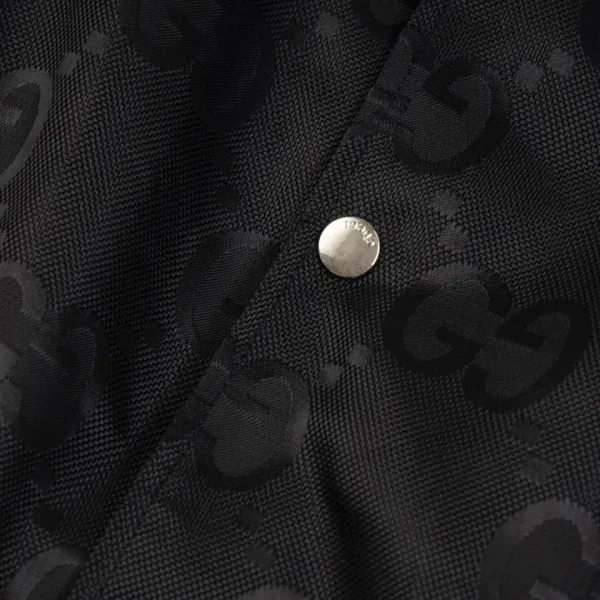 【GUCCI  公式旗艦店】グッチ  ジャケット着 好評に付き再入荷 240826