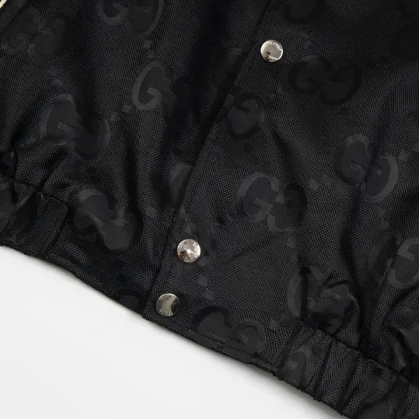 【GUCCI  公式旗艦店】グッチ  ジャケット着 好評に付き再入荷 240826