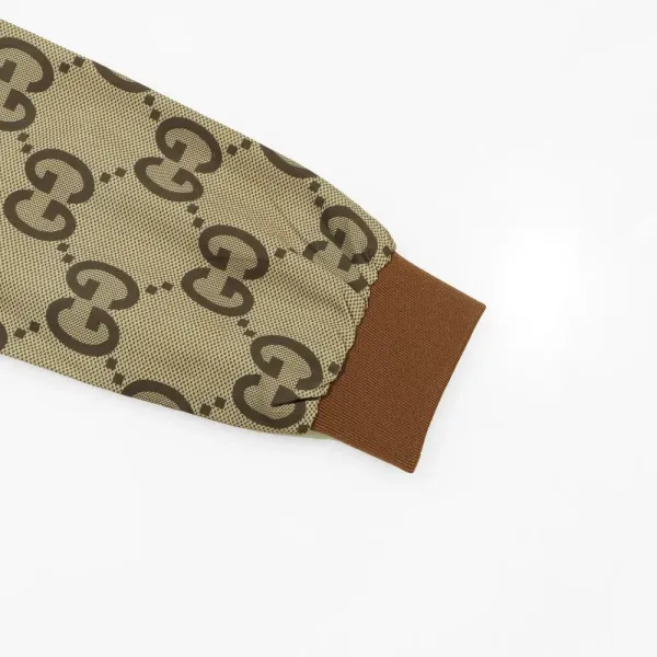【GUCCI  公式旗艦店】グッチ   ジャケット着 好評に付き再入荷 240826