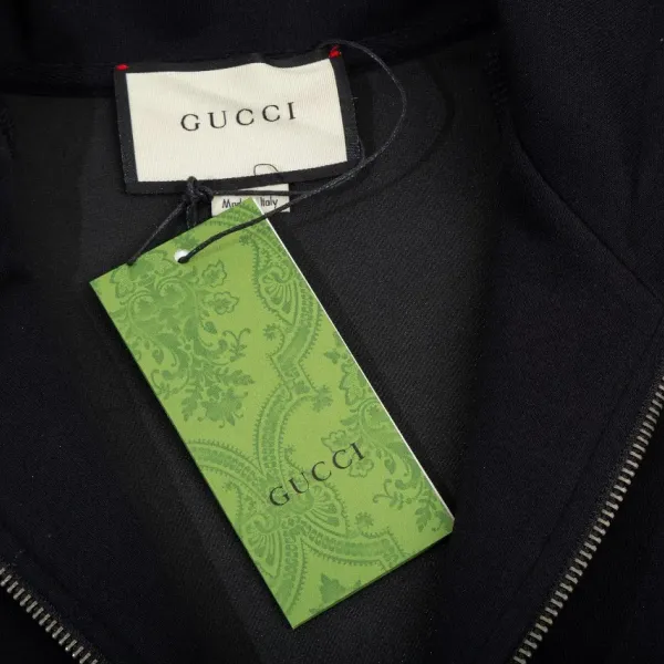 【GUCCI  公式旗艦店】グッチ   ジャケット着 好評に付き再入荷 240826