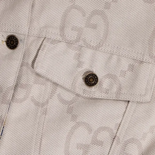 【GUCCI  公式旗艦店】グッチ   ジャケット着 好評に付き再入荷 240826