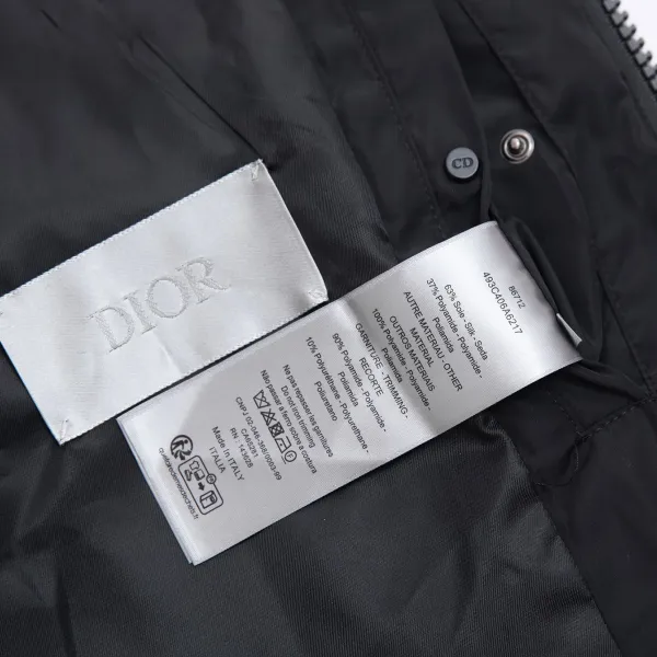 【DIOR  公式旗艦店】ディオール   ジャケット着 好評に付き再入荷！250106