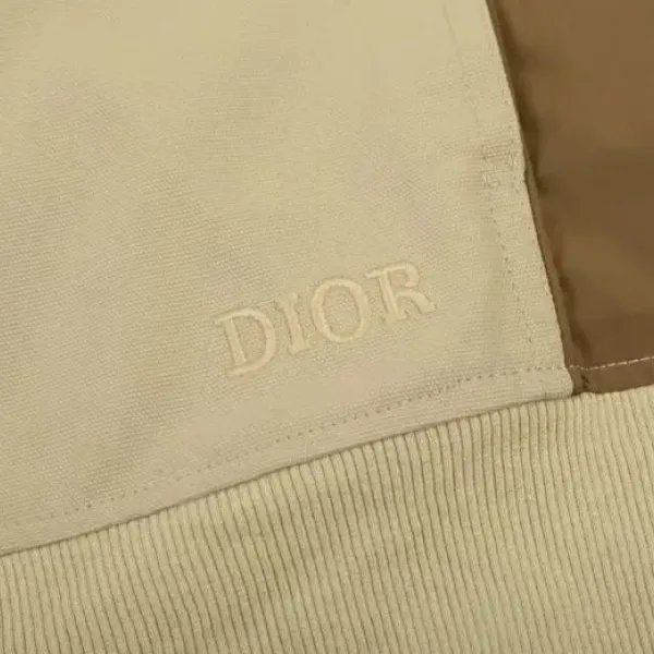 【DIOR  公式旗艦店】ディオール   ジャケット着 好評に付き再入荷！250106