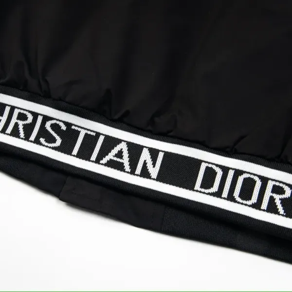 【DIOR  公式旗艦店】ディオール  ジャケット着 好評に付き再入荷！241223