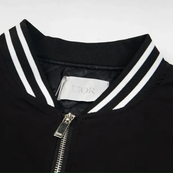 【DIOR  公式旗艦店】ディオール  ジャケット着 好評に付き再入荷！241223