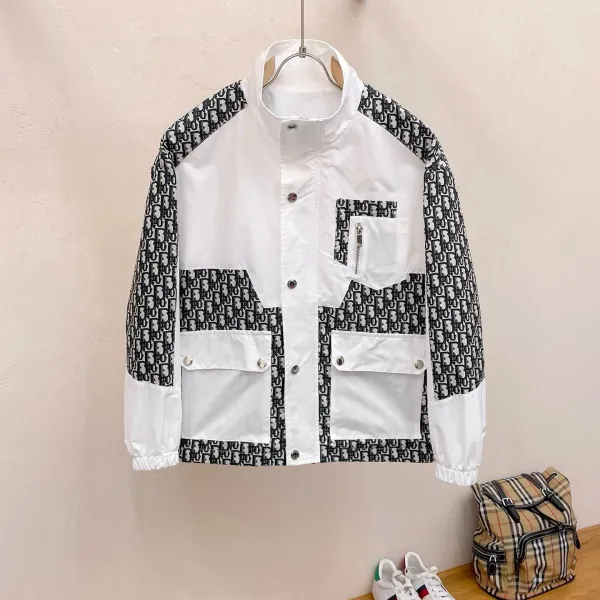 【DIOR  公式旗艦店】ディオール ジャケット着 ご好評に付き再入荷！241223
