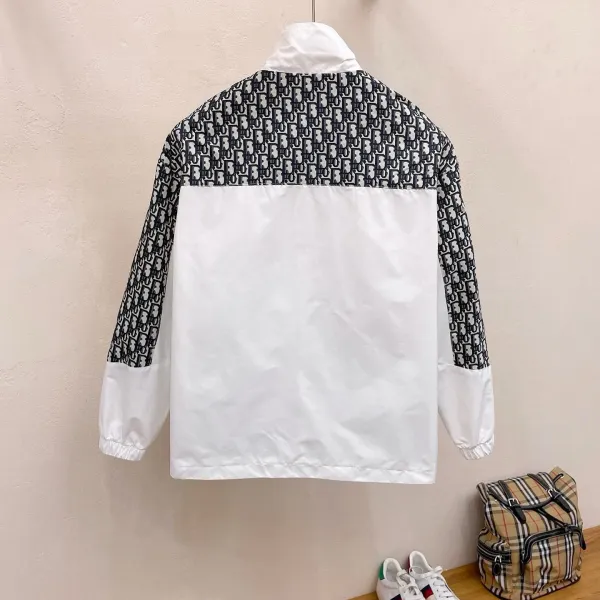 【DIOR  公式旗艦店】ディオール ジャケット着 ご好評に付き再入荷！241223