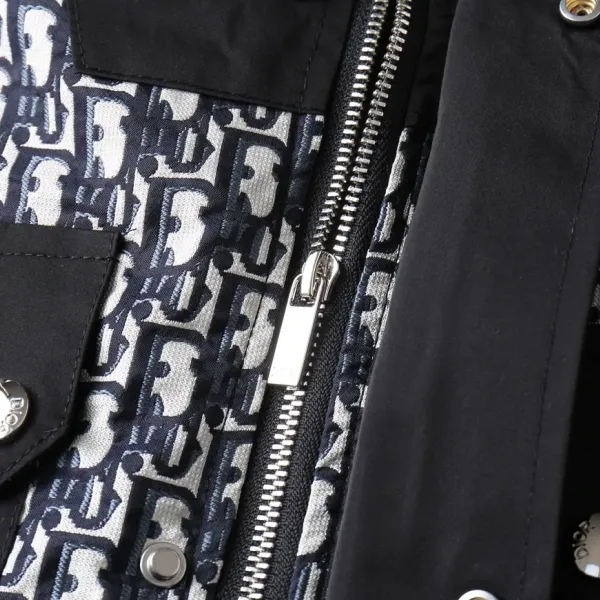 【DIOR  公式旗艦店】ディオール ジャケット着 ご好評に付き再入荷！241223