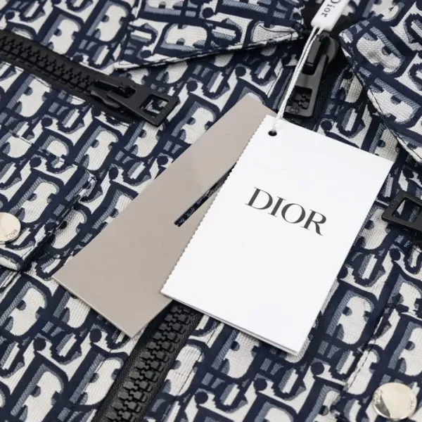 【DIOR  公式旗艦店】ディオール   ジャケット着 好評に付き再入荷！241119