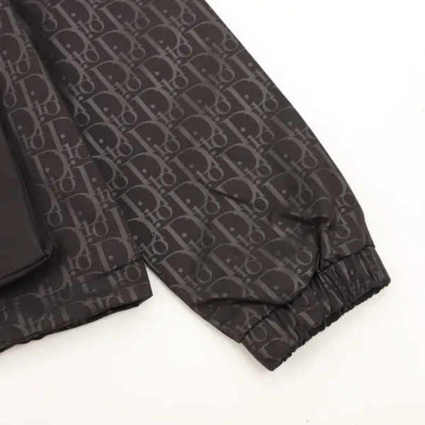 【DIOR  公式旗艦店】ディオール ジャケット着 好評に付き再入荷！241111
