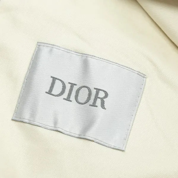 【DIOR  公式旗艦店】ディオール  ジャケット着 ご好評に付き再入荷！241023