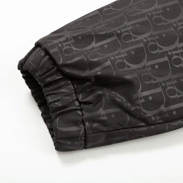 【DIOR 公式旗艦店】ディオール ジャケット着 ご好評に付き再入荷!241023 【DIOR 公式旗艦店】ディオール ジャケット着 ご好評に付き再入荷!241023