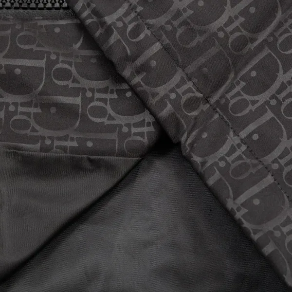 【DIOR 公式旗艦店】ディオール ジャケット着 ご好評に付き再入荷!241023 【DIOR 公式旗艦店】ディオール ジャケット着 ご好評に付き再入荷!241023