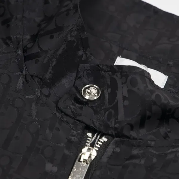 【DIOR 公式旗艦店】ディオール ジャケット着 好評に付き再入荷 240828