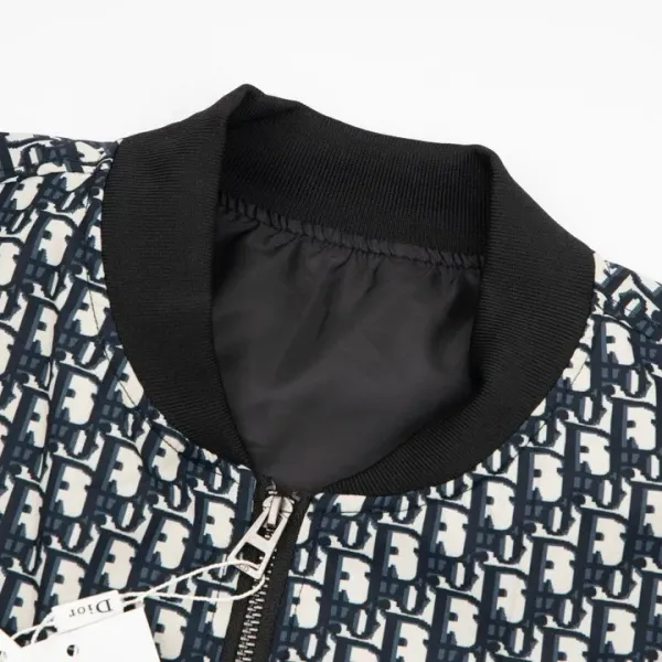 【DIOR  公式旗艦店】 ディオール  ジャケット着 好評に付き再入荷 240827