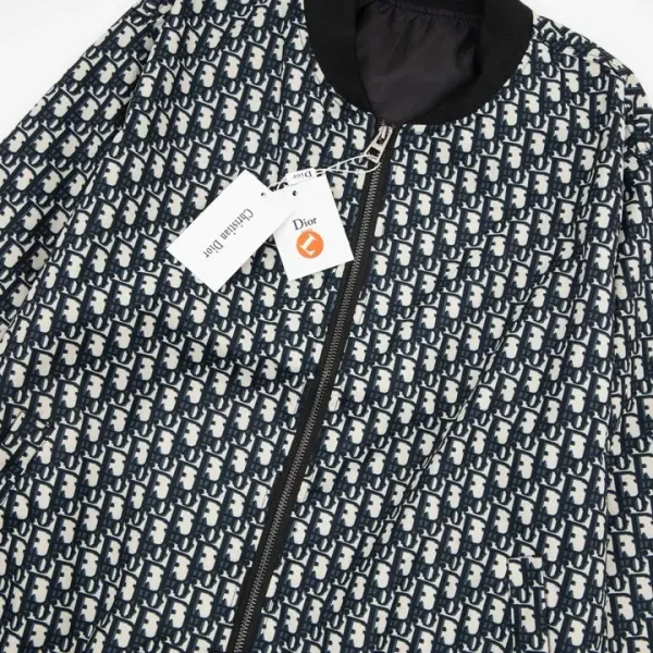 【DIOR  公式旗艦店】 ディオール  ジャケット着 好評に付き再入荷 240827