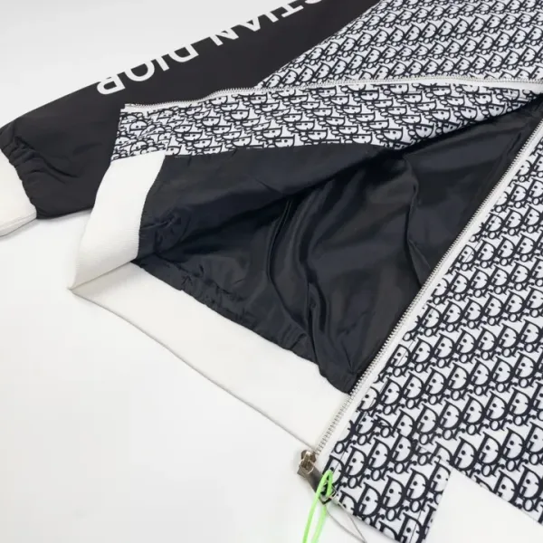 【DIOR  公式旗艦店】 ディオール  ジャケット着 好評に付き再入荷 240826