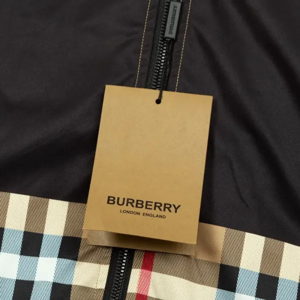 【BURBERRY  公式旗艦店】バーバリー  ジャケット着 ご好評に付き再入荷！241022