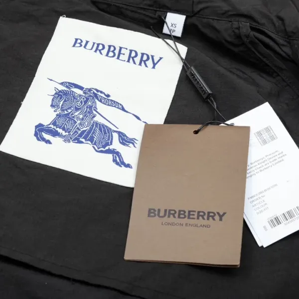 【BURBERRY 公式旗艦店】バーバリー ジャケット着ご好評に付き再入荷!240924 【BURBERRY 公式旗艦店】バーバリー ジャケット着ご好評に付き再入荷!240924