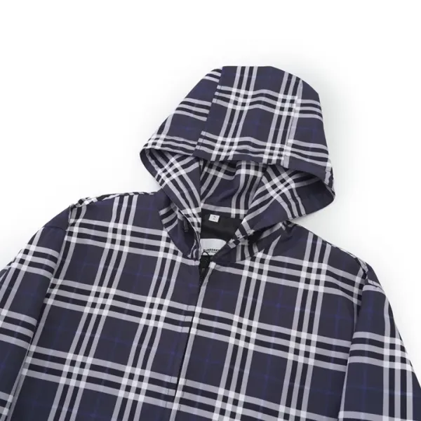 【BURBERRY 公式旗艦店】バーバリー  ジャケット着ご好評に付き再入荷！240923