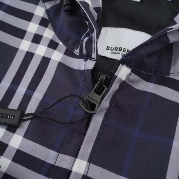 【BURBERRY 公式旗艦店】バーバリー  ジャケット着ご好評に付き再入荷！240923