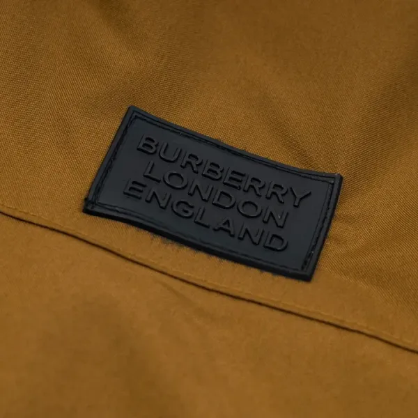 【BURBERRY 公式旗艦店】バーバリー  ジャケット着 好評に付き再入荷 240827