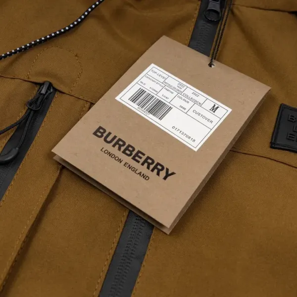 【BURBERRY 公式旗艦店】バーバリー  ジャケット着 好評に付き再入荷 240827