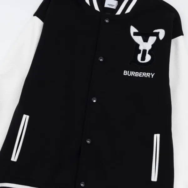 【BURBERRY  公式旗艦店】バーバリー  ジャケット着 好評に付き再入荷 240827