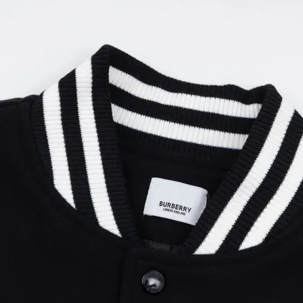 【BURBERRY  公式旗艦店】バーバリー  ジャケット着 好評に付き再入荷 240827