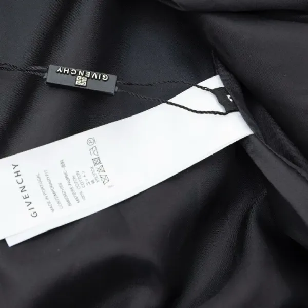 【GIVENCHY 公式旗艦店】ジバンシー 野球着 ジャケット着 ご好評に付き再入荷!241213 【GIVENCHY 公式旗艦店】ジバンシー 野球着 ジャケット着 ご好評に付き再入荷!241213