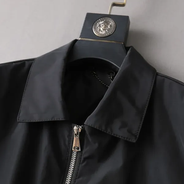 【GIVENCHY 公式旗艦店】ジバンシー   ジャケット着 ご好評に付き再入荷！241023