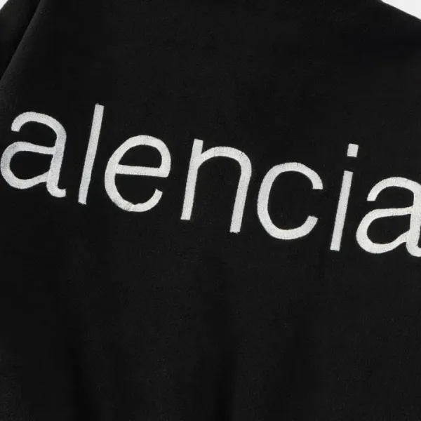 【BALENCIAGA  公式旗艦店】バレンシアガ   ジャケット着 好評に付き再入荷！250107