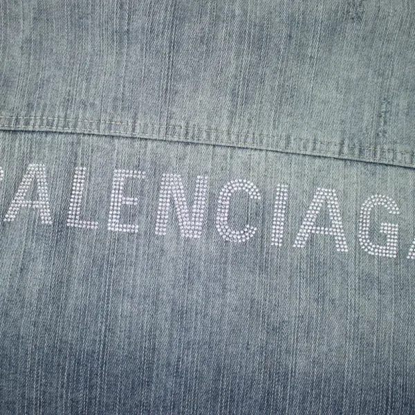 【BALENCIAGA  公式旗艦店】バレンシアガ    ジャケット着 好評に付き再入荷！250107