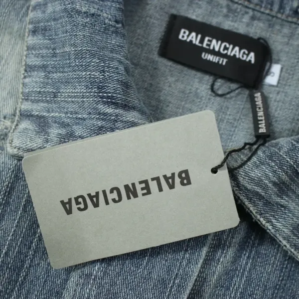 【BALENCIAGA  公式旗艦店】バレンシアガ    ジャケット着 好評に付き再入荷！250107