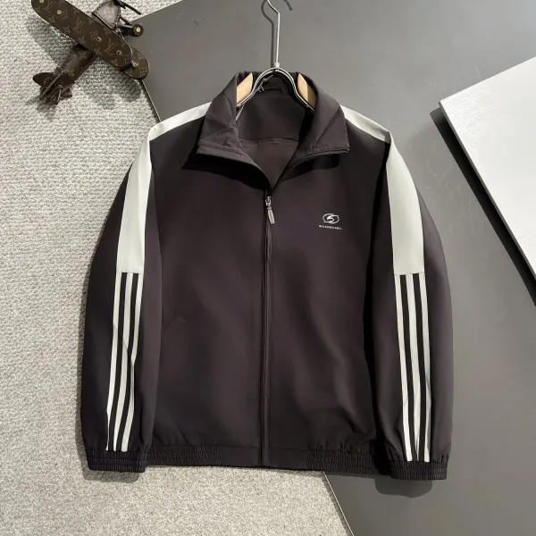 【BALENCIAGA  公式旗艦店】バレンシアガ   ジャケット着 ご好評に付き再入荷！250107