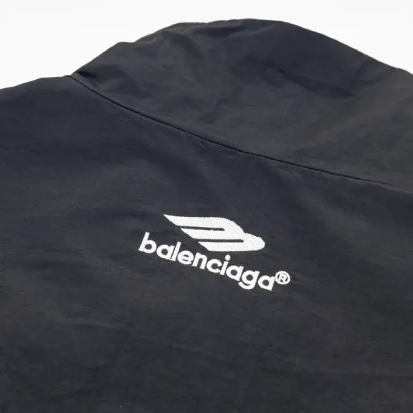 【BALENCIAGA  公式旗艦店】バレンシアガ    ジャケット着 好評に付き再入荷！241119