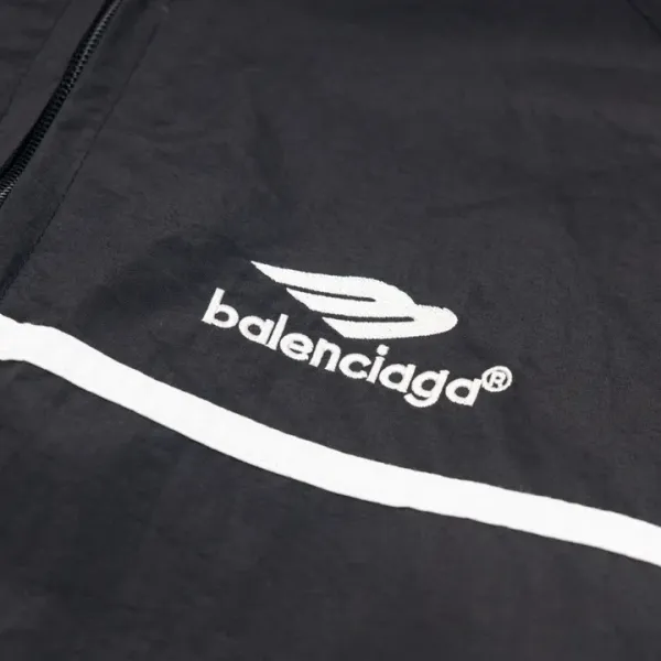 【BALENCIAGA  公式旗艦店】バレンシアガ    ジャケット着 好評に付き再入荷！241119
