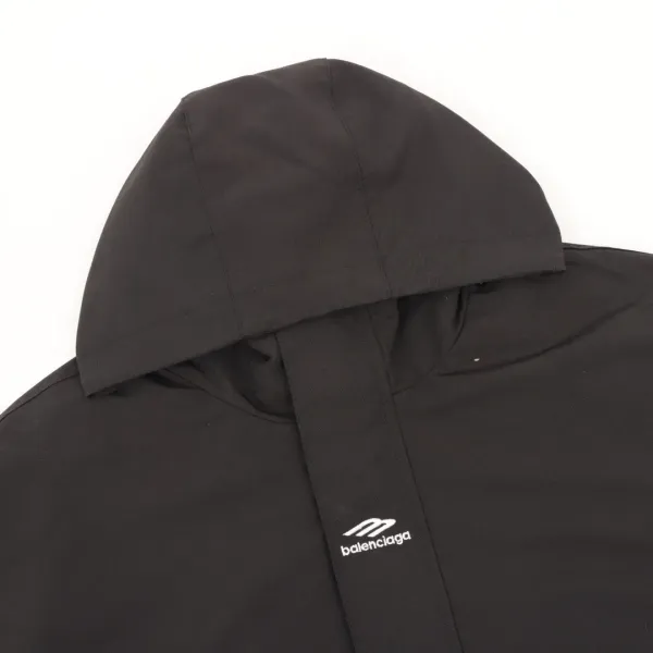 【BALENCIAGA  公式旗艦店】バレンシアガ   ジャケット着 好評に付き再入荷！241111