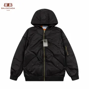 【BALENCIAGA  公式旗艦店】バレンシアガ  ジャケット着 ご好評に付き再入荷！241022