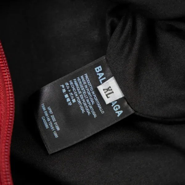 【BALENCIAGA 公式旗艦店】 バレンシアガ  ジャケット着 好評に付き再入荷 240827