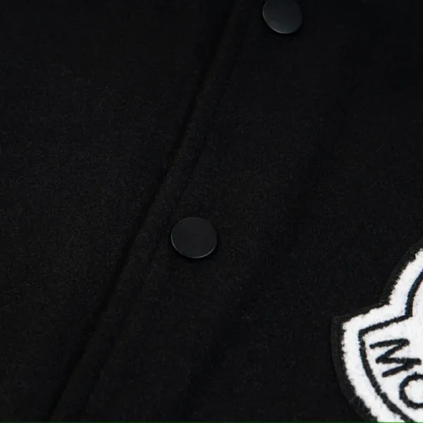【MONCLER 公式旗艦店】 モンクレール  ジャケット着 ご好評に付き再入荷！241212