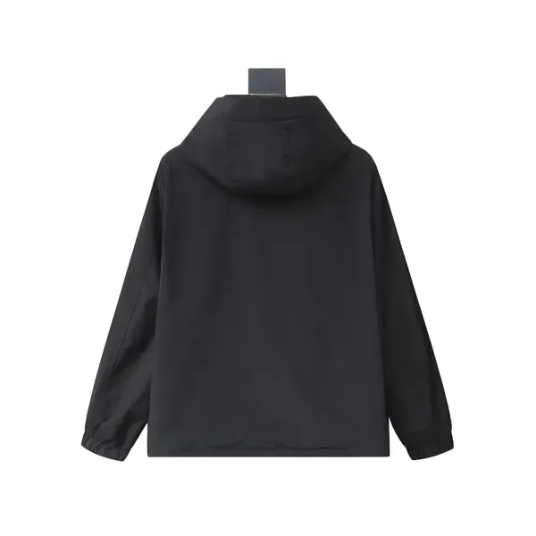 【MONCLER 公式旗艦店】 モンクレール  ジャケット着 ご好評に付き再入荷！241023