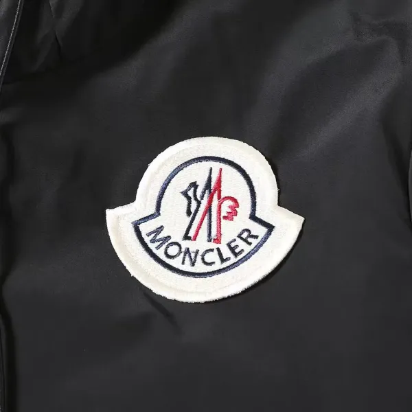 【MONCLER 公式旗艦店】 モンクレール  ジャケット着 ご好評に付き再入荷！241023
