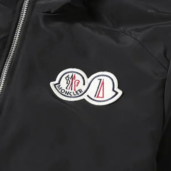 【MONCLER 公式旗艦店】 モンクレール  ジャケット着 ご好評に付き再入荷！241023
