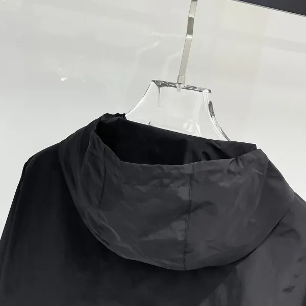 【FENDI  公式旗艦店】フェンディ  ジャケット着 好評に付き再入荷 241223