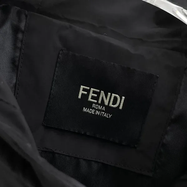 【FENDI  公式旗艦店】フェンディ  ジャケット着 好評に付き再入荷 241223