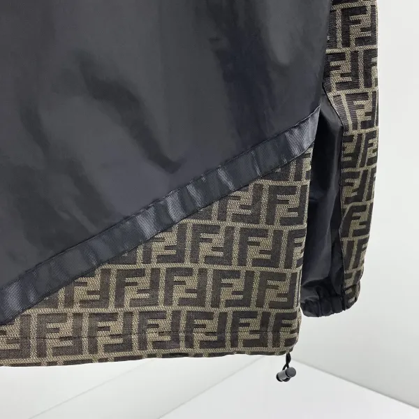 【FENDI  公式旗艦店】フェンディ  ジャケット着 好評に付き再入荷 241223
