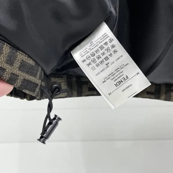 【FENDI  公式旗艦店】フェンディ  ジャケット着 好評に付き再入荷 241223